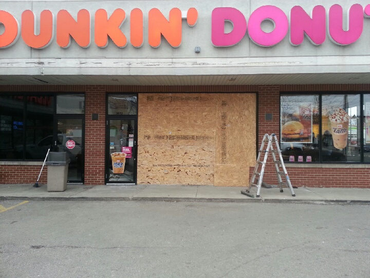 What to Do After a Storefront Window Is Broken: A Business Owner’s Guide to Emergency Board Up Services